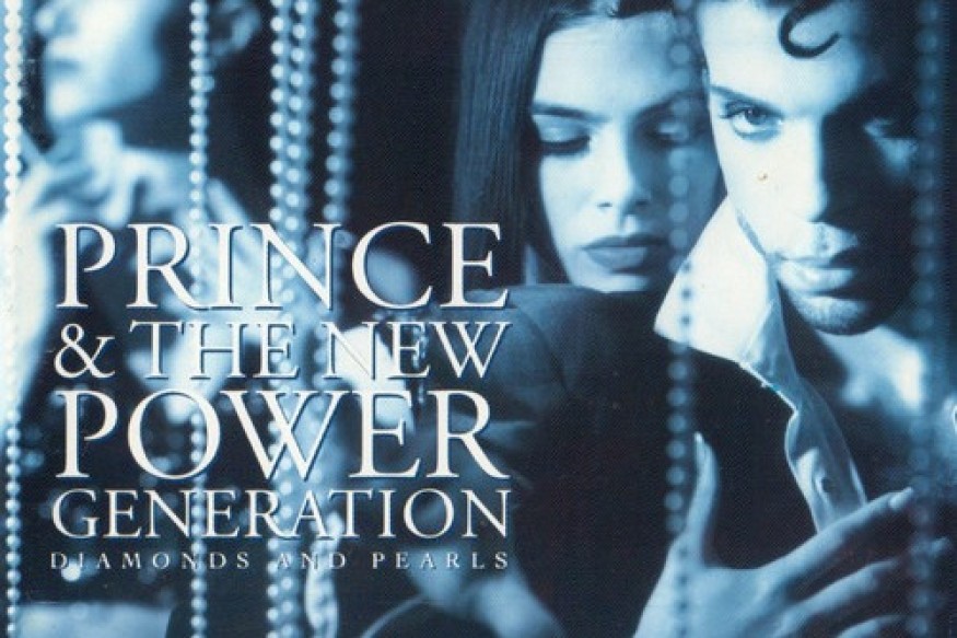 À 35 ans, « Diamonds and Pearls » raconte le jour où Prince a jeté ses machines pour former un groupe