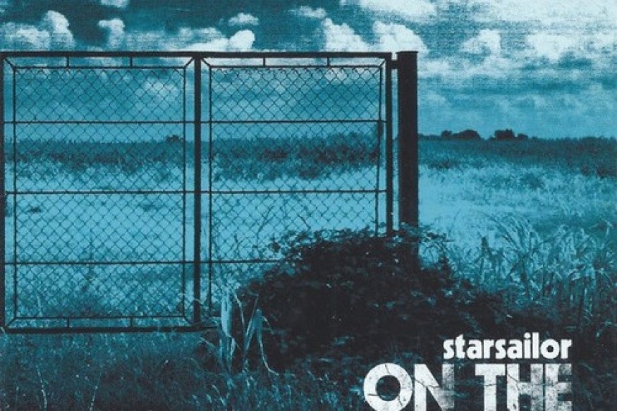 Starsailor : à 21 ans, On the Outside raconte la guerre entendue à la radio